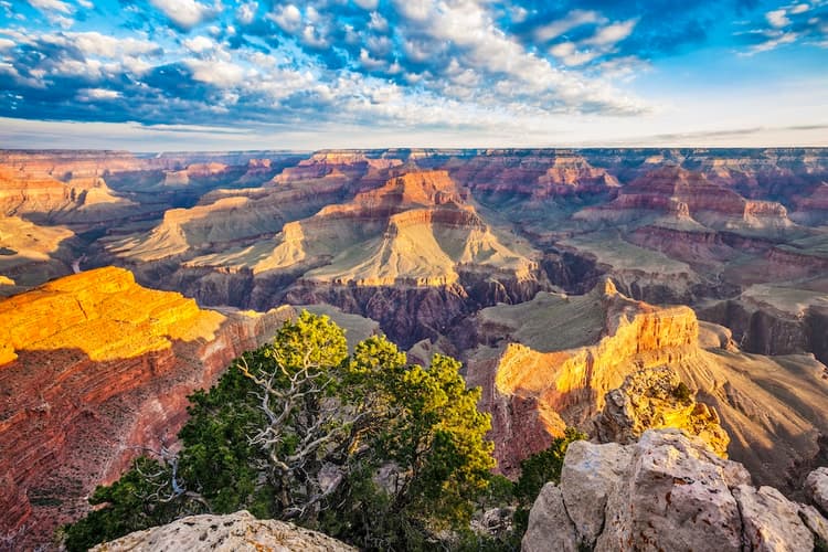 Der Grand Canyon in Arizona zählt zu den beeindruckendsten Naturwundern der Welt 