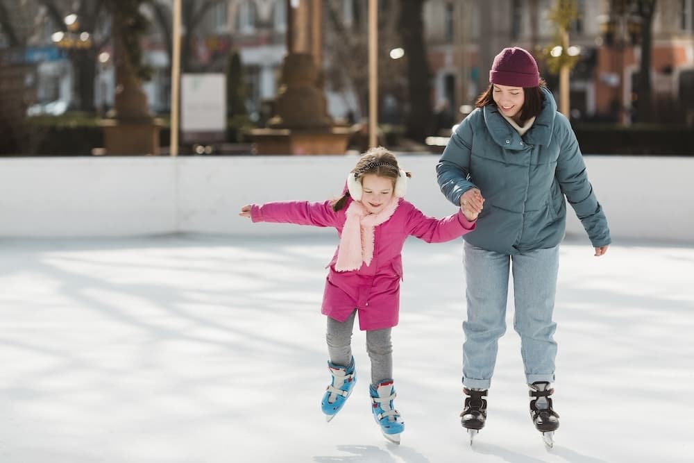 Eislaufen mit Kindern macht Spass