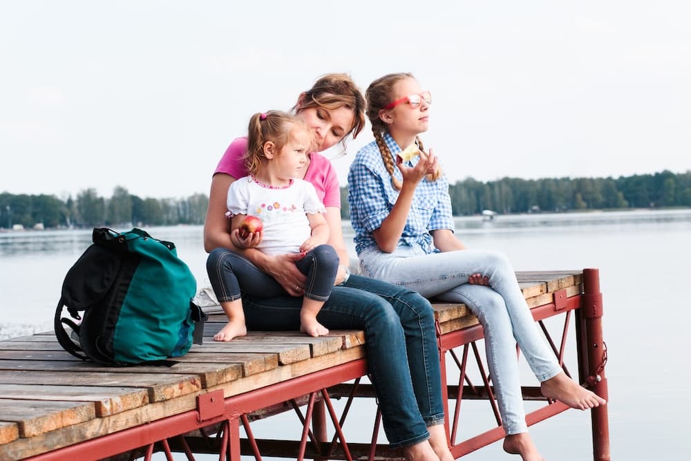 Familien-mit-Kindern-profitieren-besonders-von-einer-Reiserucktrittsversicherung,-denn-Kinder-werden-in-Krippen,-Kindergarten-oder-Schulen-schnell-krank.jpg