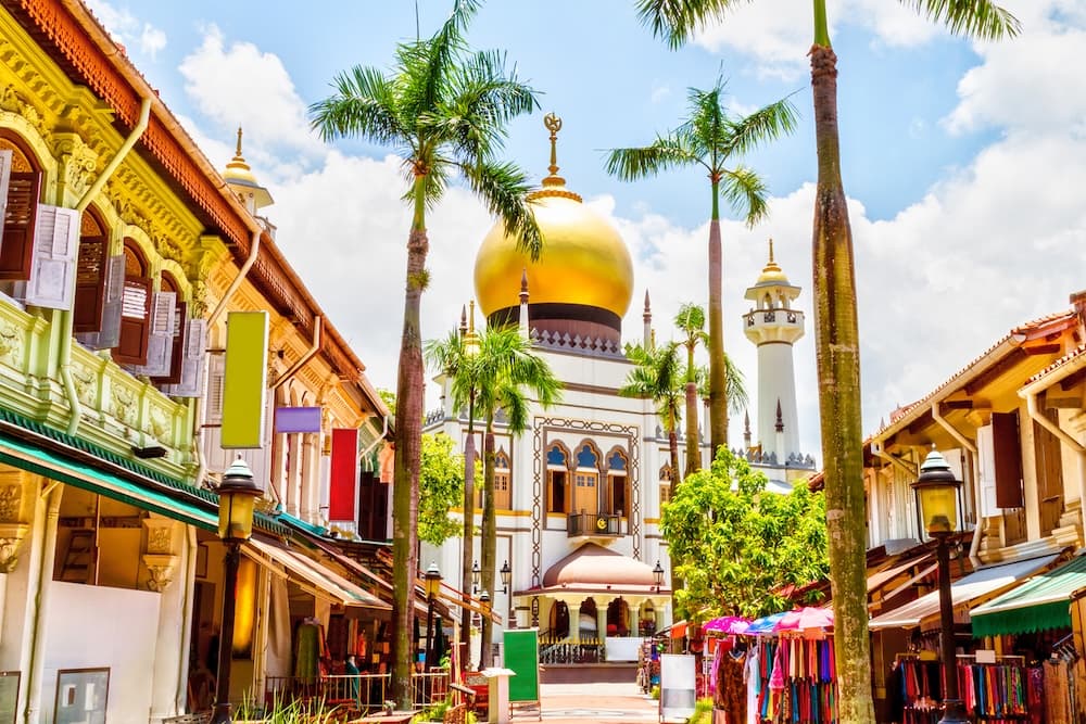 die-Sultan-Moschee-befindet-sich-im-Zentrum-von-Kampong-Glam-in-Singapur.jpg